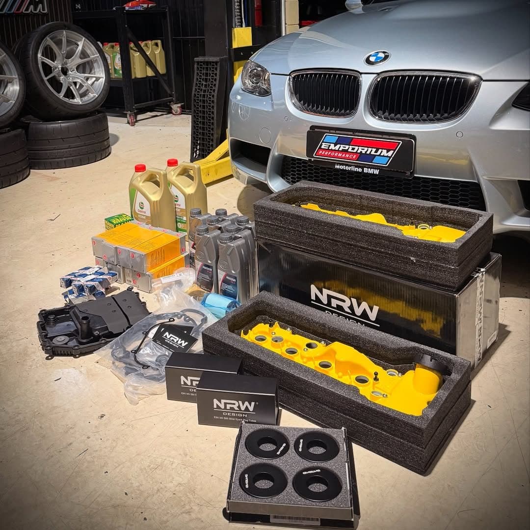 BMW E90 M3 S65 valve cover service